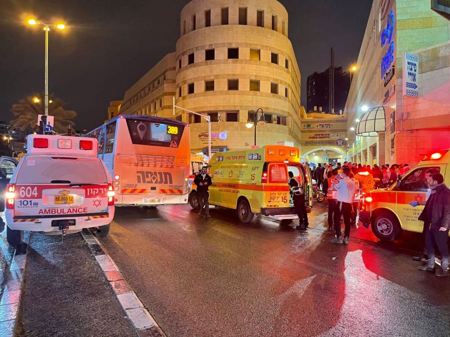 اصابة 5 اشخاص اثر انفجار في قاعة افراح في بني براك